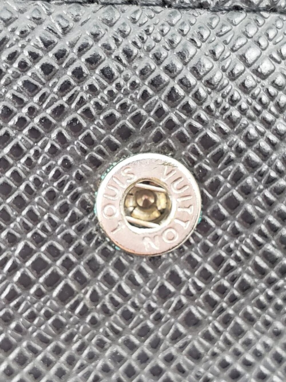 Authentic Louis Vuitton 6-Key Holder – Black Leather – Silver Hardware - Picture 14 of 16